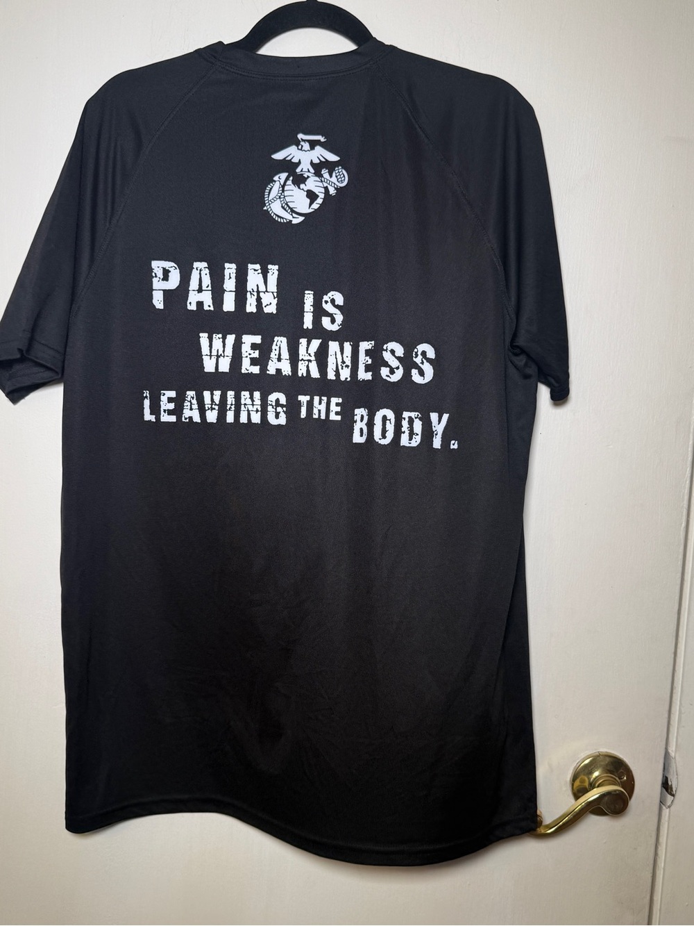 US Marines Black Logo Tee Pain is Weakness Leaving the Body Mens Large Dri Fit - Picture 6 of 6